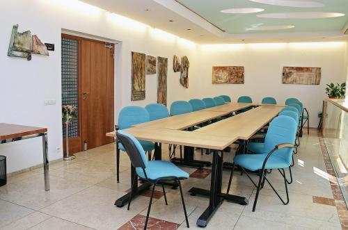 Hotel Maxim Svaty Jur Bagian luar foto