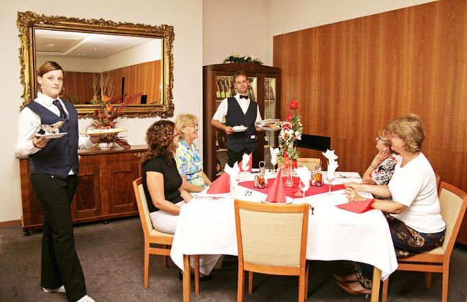 Hotel Maxim Svaty Jur Bagian luar foto