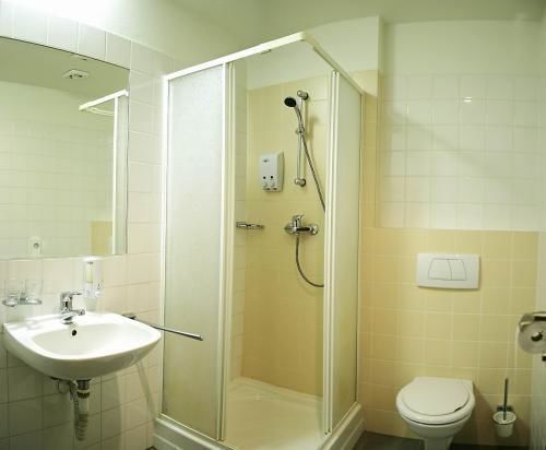 Hotel Maxim Svaty Jur Bagian luar foto