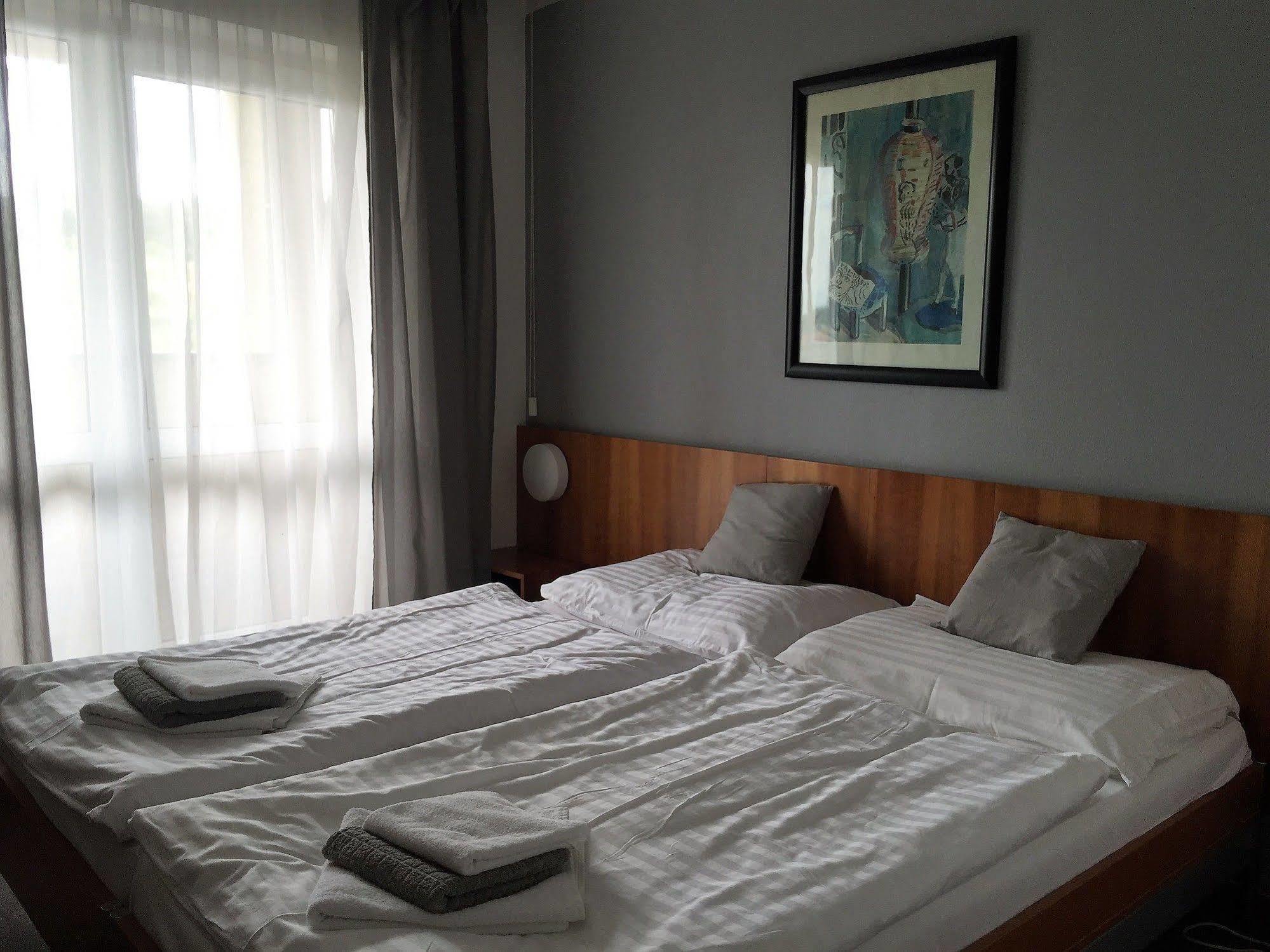 Hotel Maxim Svaty Jur Bagian luar foto